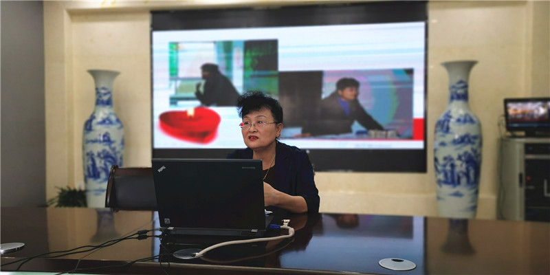 1589852169777272.jpeg 我校隋达华老师做报告.jpg
