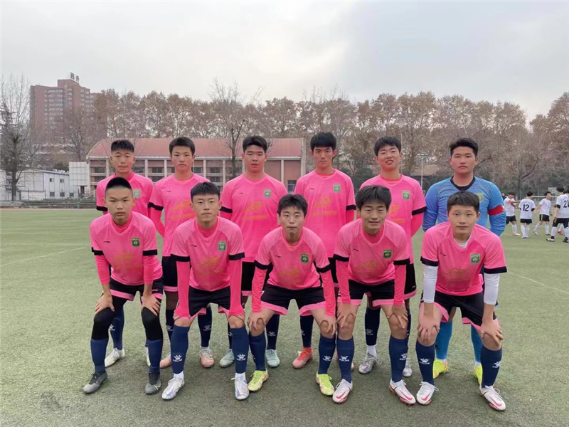 高初中足球代表队在“2021年雁塔区中小学生足球联赛”中双双夺冠1.png