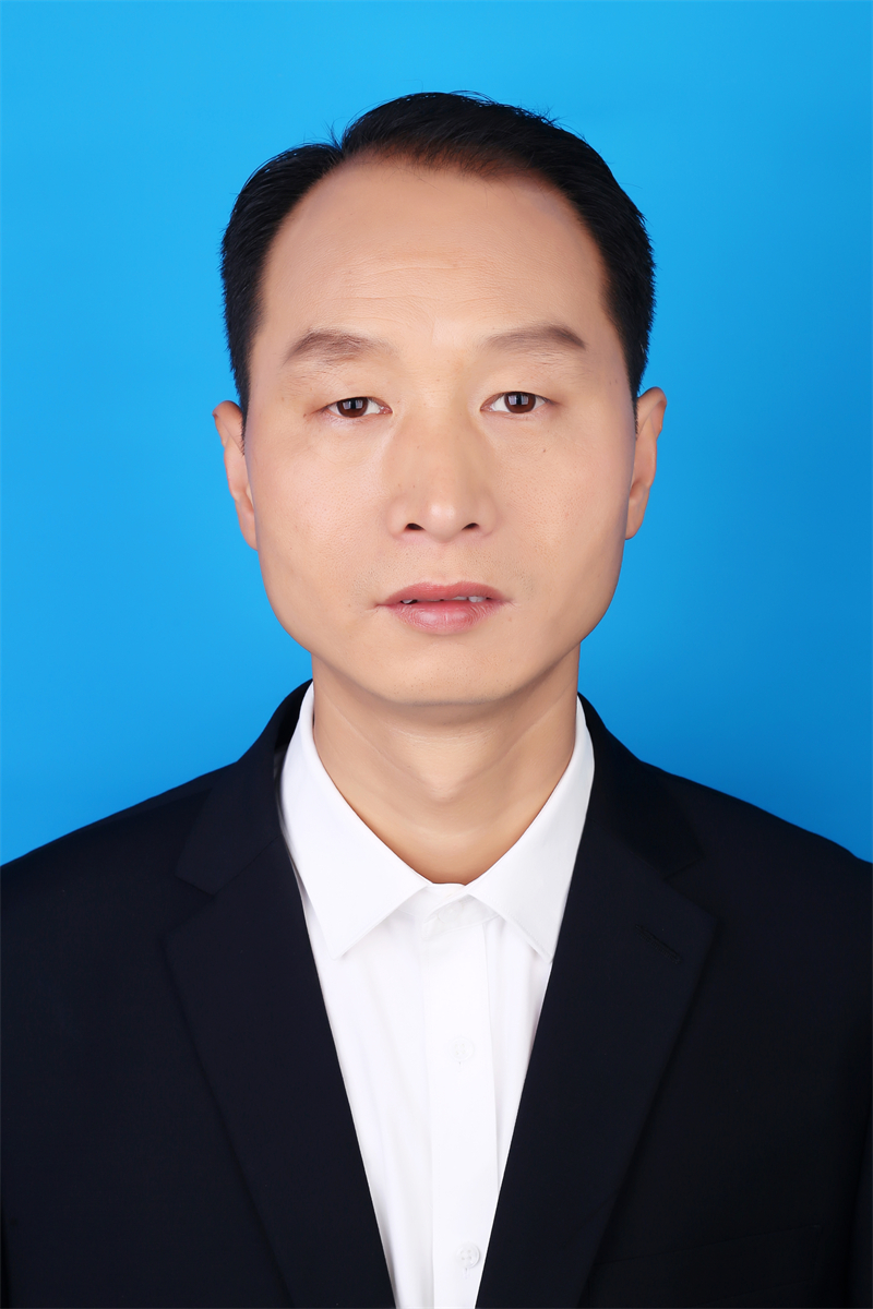 1712543911202194.jpeg 王帆校长证件照.jpg